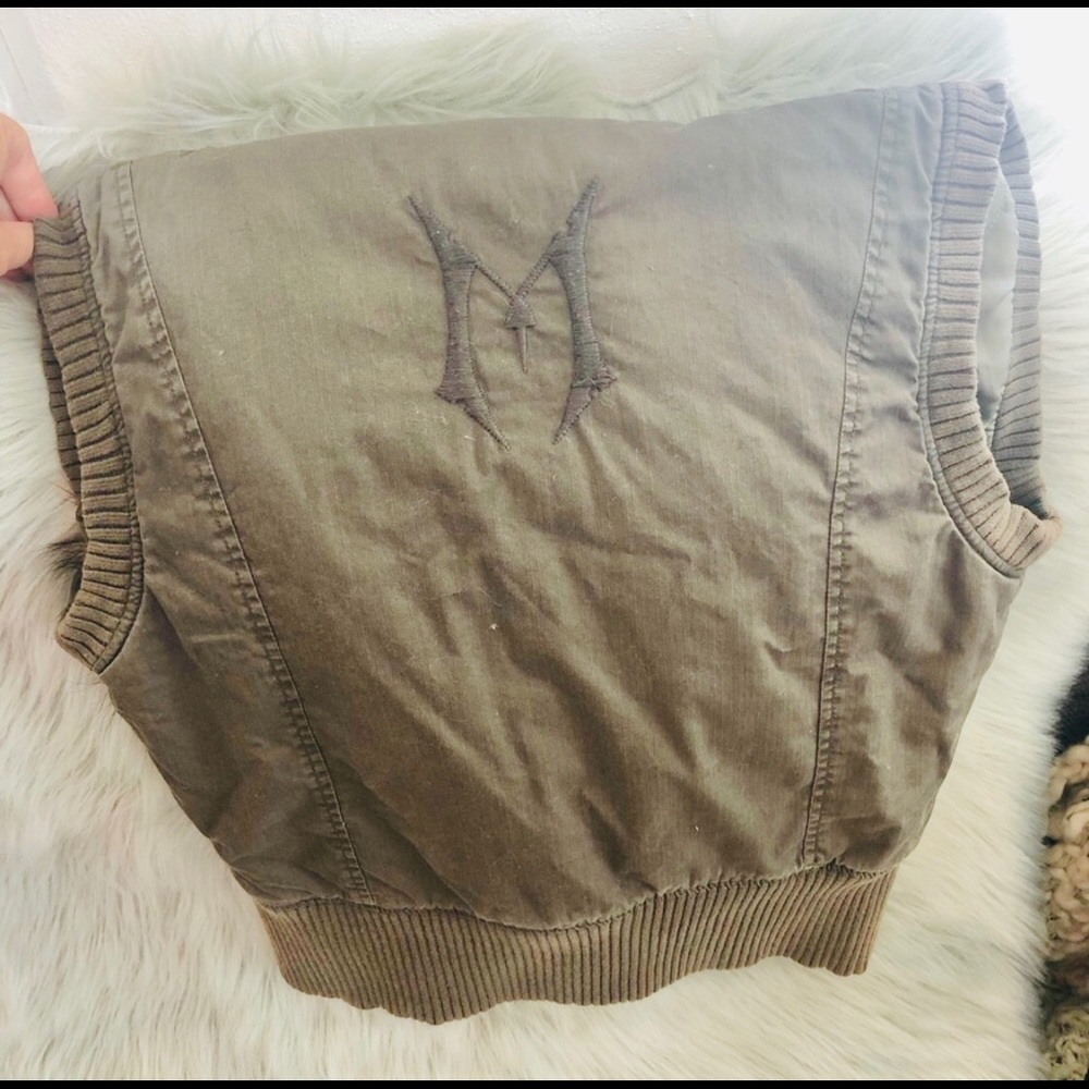Monarchy Vest with Fur Trimmed hood - Picture 2 of 10